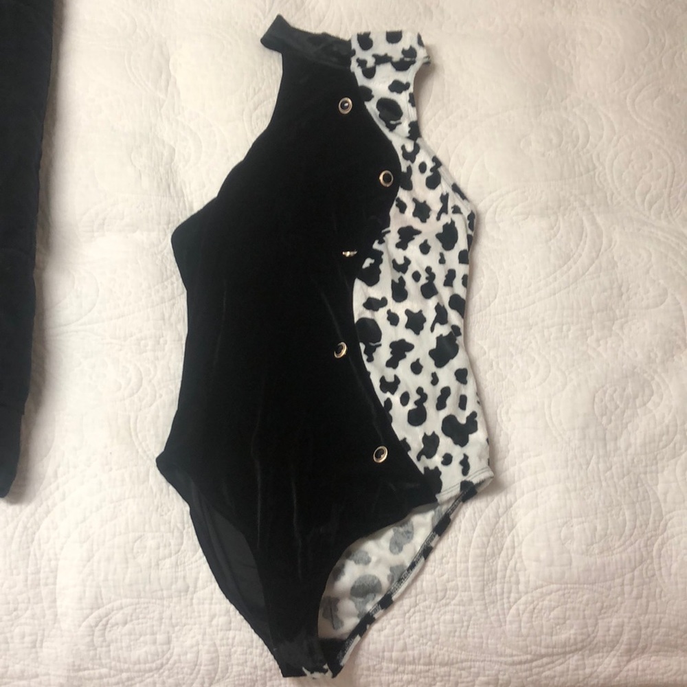 Fashion Nova. “Cruella De Vil” Halloween Costume